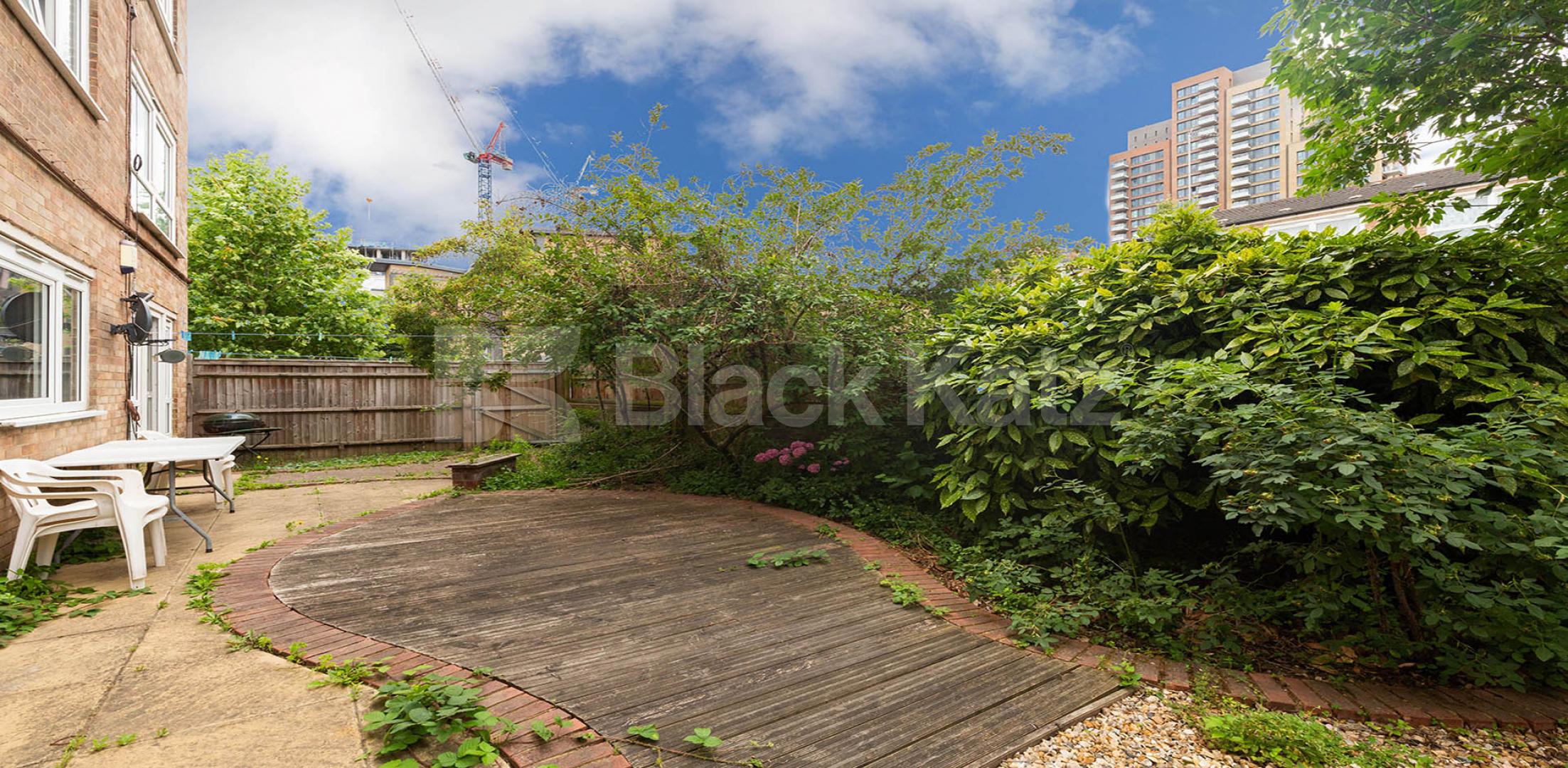 			4 Bedroom, 1 bath, 1 reception Apartment			 Patrick Connolly Gardens, Bow E3